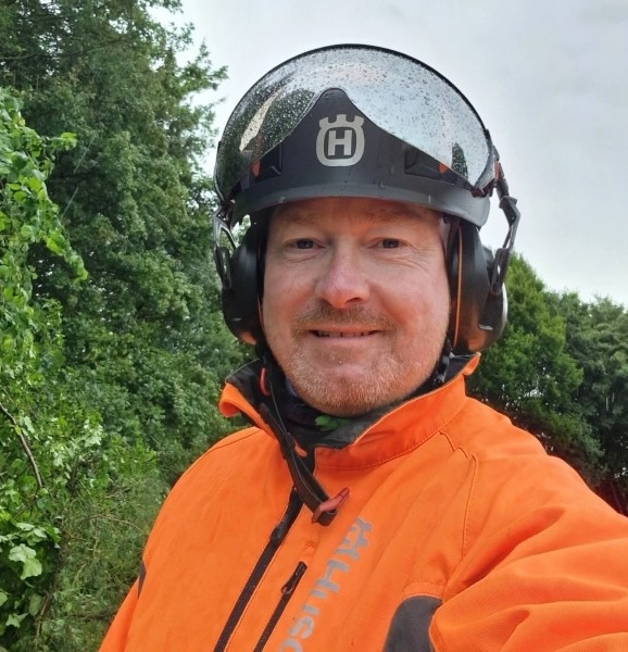Michael-arborist-fra-Dansk-Traepleje-600 Nærbillede af arborist Michael